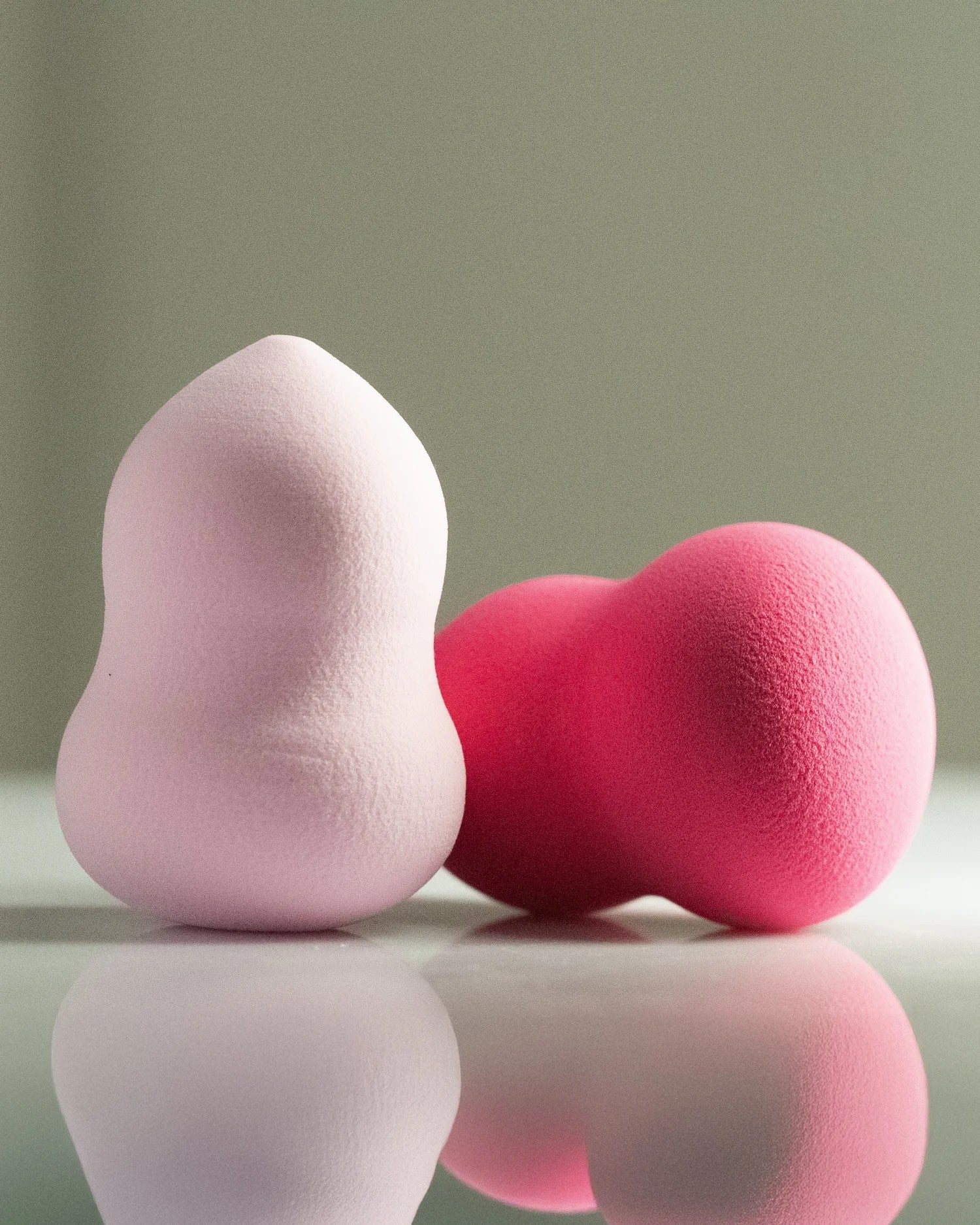 Beauty Blender Makeup Sponge – Soft Non-Latex Pear Shape Foundation Blender for Liquid, Cream & Powder (Flawless Finish)