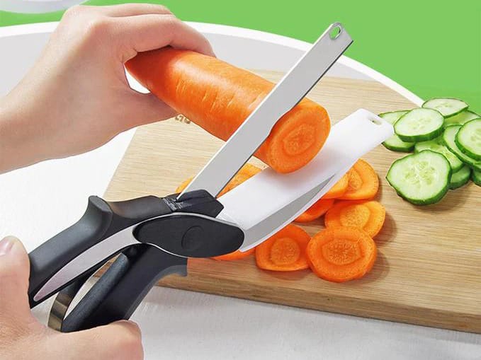 Kitchen Clever & Smart Cutter, 2 in 1 Utility Scissor, Pro Hand Held Knife Chopper, Multifunctional Kitchen Scissors knife, Salad Chopper with Built In Cutting Board, Kitchen Knife with Cutting Board